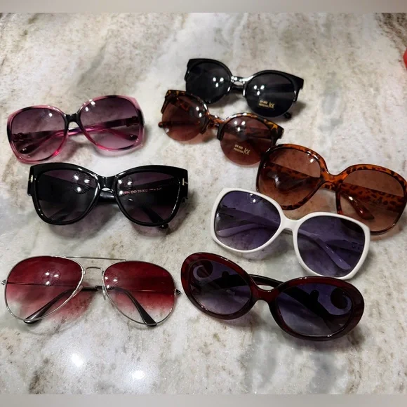 Sunglasses Bundle of 8 | Assorted Styles & Colors - Picture 2 of 4